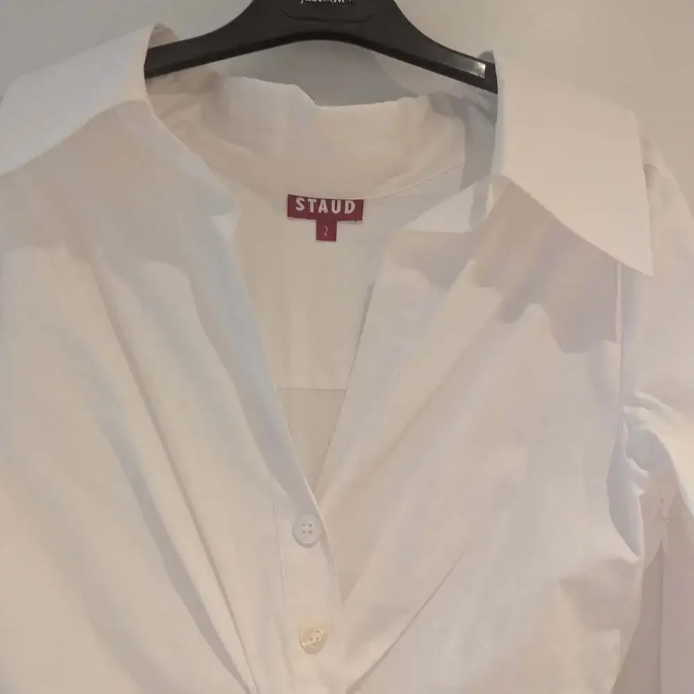 White STAUD long Clea Ruched Shirtdress - Picture 3 of 4